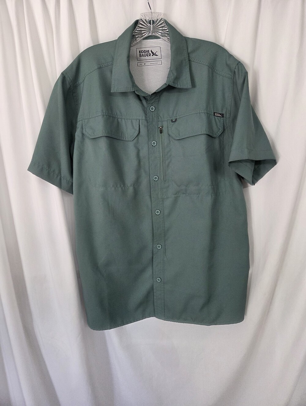 Eddie Bauer Short-Sleeve Button-Up Shirt in Seafoam Size M